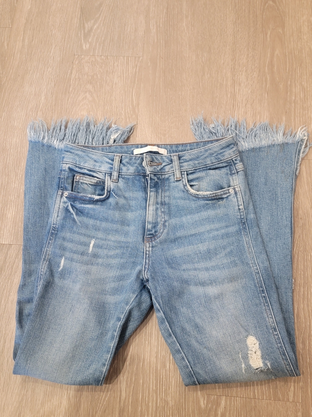Zara Medium Blue Cropped Distressed Jeans with Frayed Hem